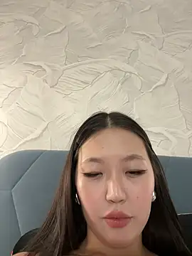 Snapshot of Aiko_Yumi chatting on 02-24-25, 04:58 Aiko Yumi online show from 02-24-25, 04:58