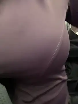 Snapshot of Aiko_Yumi chatting on 11-30-25, 02:21 Aiko Yumi online show from 11-30-25, 02:21