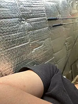 Snapshot of SexyB214 chatting on 12-25-24, 10:27 SexyB214 online show from 12-25-24, 10:27