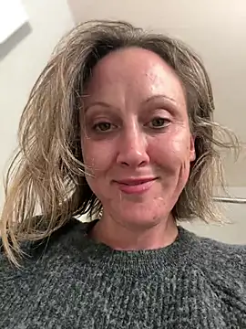 Snapshot of SexyB214 chatting on 12-30-24, 10:55 SexyB214 online show from 12-30-24, 10:55