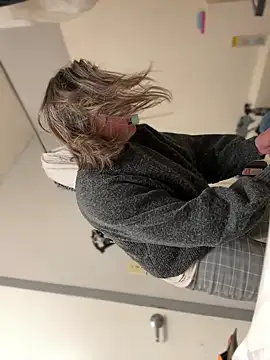 Snapshot of SexyB214 chatting on 12-31-24, 07:07 SexyB214 online show from 12-31-24, 07:07