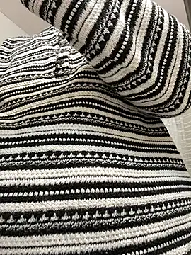 Snapshot of SexyB214 chatting on 01-04-25, 07:02 SexyB214 online show from 01-04-25, 07:02