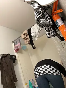 Snapshot of SexyB214 chatting on 01-07-25, 08:56 SexyB214 online show from 01-07-25, 08:56