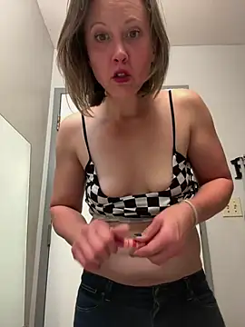 Snapshot of SexyB214 chatting on 01-07-25, 08:31 SexyB214 online show from 01-07-25, 08:31