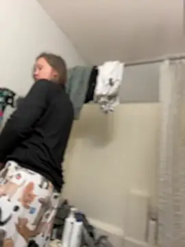 Snapshot of SexyB214 chatting on 01-12-25, 07:42 SexyB214 online show from 01-12-25, 07:42