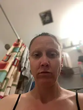 Snapshot of SexyB214 chatting on 02-23-25, 04:02 SexyB214 online show from 02-23-25, 04:02