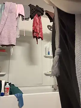 Snapshot of SexyB214 chatting on 10-06-25, 08:17 SexyB214 online show from 10-06-25, 08:17