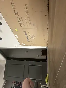 Snapshot of SexyB214 chatting on 10-22-25, 05:41 SexyB214 online show from 10-22-25, 05:41