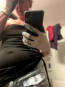 Snapshot of SexyB214 chatting on 10-26-25, 07:53 SexyB214 online show from 10-26-25, 07:53