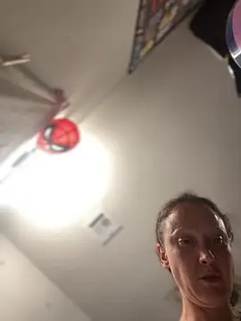 Snapshot of SexyB214 chatting on 10-27-25, 08:02 SexyB214 online show from 10-27-25, 08:02