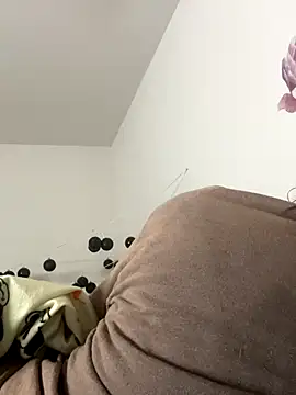 Snapshot of SexyB214 chatting on 11-02-25, 12:35 SexyB214 online show from 11-02-25, 12:35