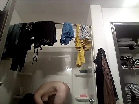 Snapshot of SexyB214 chatting on 12-02-25, 04:24 SexyB214 online show from 12-02-25, 04:24