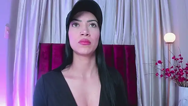 Snapshot of MirandaRoxx chatting on 11-27-25, 11:34 MirandaRoxx online show from 11-27-25, 11:34