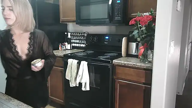 Snapshot of NatalieKneals chatting on 02-16-25, 07:04 NatalieKneals online show from 02-16-25, 07:04