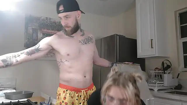 Snapshot of NatalieKneals chatting on 11-13-25, 05:06 NatalieKneals online show from 11-13-25, 05:06