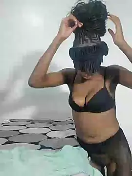 Snapshot of EbonyTaste chatting on 12-19-24, 08:02 EbonyTaste online show from 12-19-24, 08:02