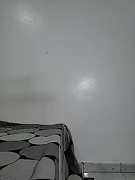 Snapshot of EbonyTaste chatting on 12-27-24, 11:39 EbonyTaste online show from 12-27-24, 11:39