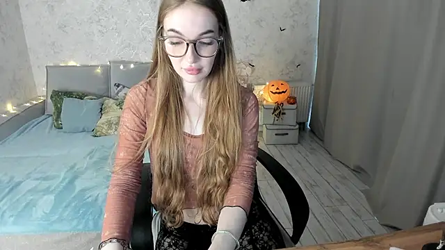 LissaCain online show from 10-10-25, 08:46