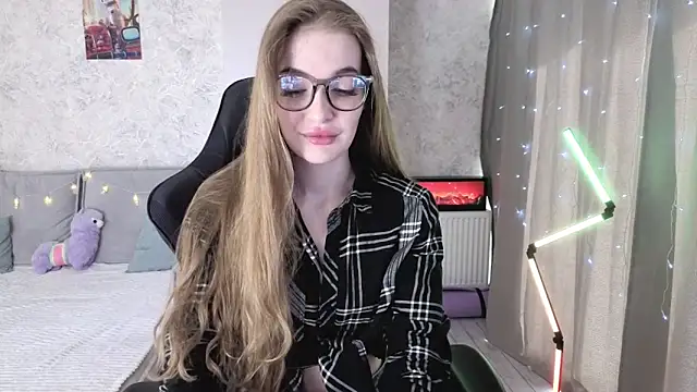 LissaCain online show from 05-28-26, 04:43