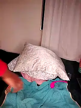 Bella kiki online show from 01-02-25, 08:46