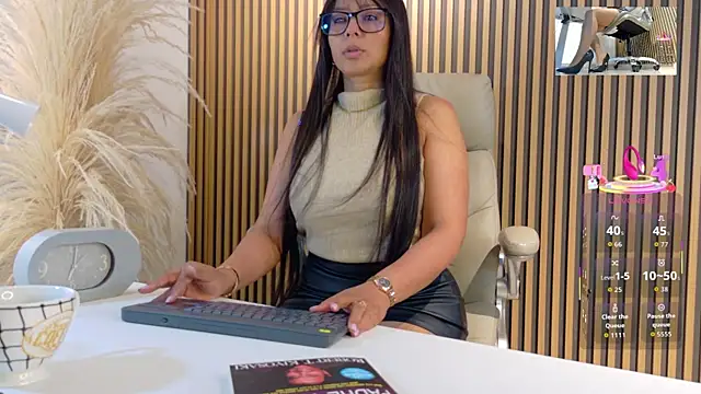 Snapshot of lulu_072 chatting on 06-21-26, 12:24 lulu 072 online show from 06-21-26, 12:24