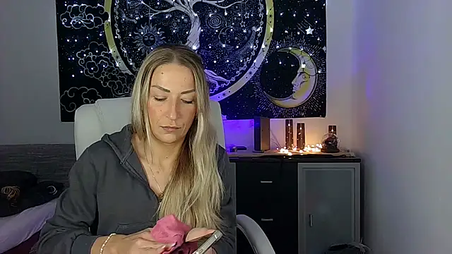 SexxyLiviaa online show from 10-16-25, 06:31