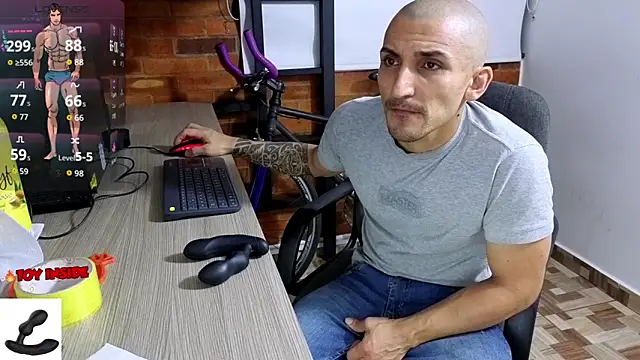 Marck Muscle online show from 11-17-25, 03:56