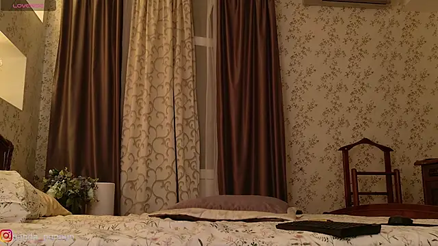 Neko Kimiko online show from 01-19-25, 04:04