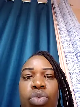 Snapshot of queen_arianna chatting on 12-06-24, 01:29 queen arianna online show from 12-06-24, 01:29