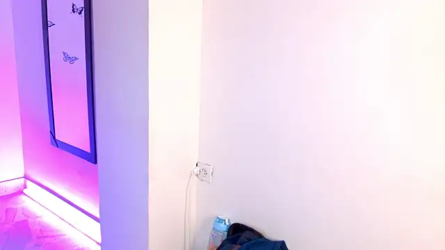 Snapshot of Lilly_Peach22 chatting on 09-11-25, 05:18 Lilly Peach22 online show from 09-11-25, 05:18