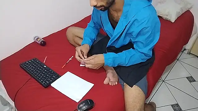 Snapshot of UncutToyBoy23cm chatting on 03-11-25, 04:10 UncutToyBoy23cm online show from 03-11-25, 04:10