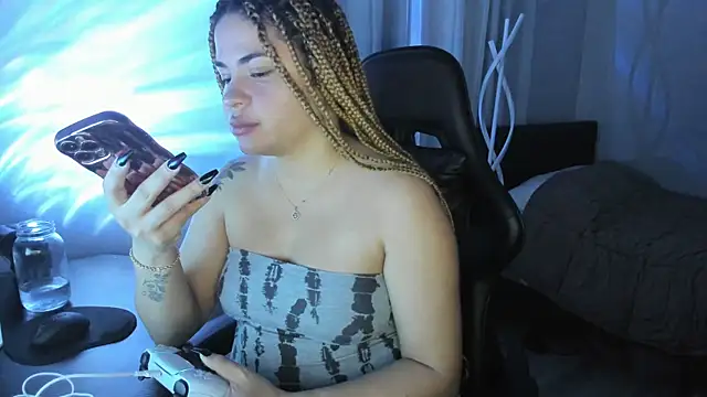 Snapshot of MelSaunders chatting on 12-13-24, 06:42 MelSaunders online show from 12-13-24, 06:42