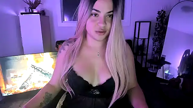 Snapshot of MelSaunders chatting on 11-07-25, 03:50 MelSaunders online show from 11-07-25, 03:50