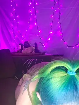 EverlyEster online show from 05-16-26, 03:47