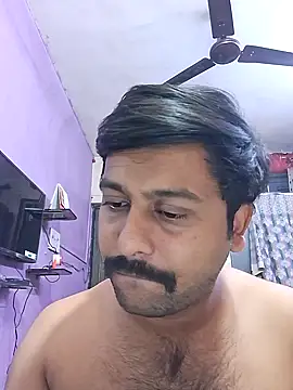 Snapshot of GlassBarge9 chatting on 01-08-25, 10:27 GlassBarge9 online show from 01-08-25, 10:27