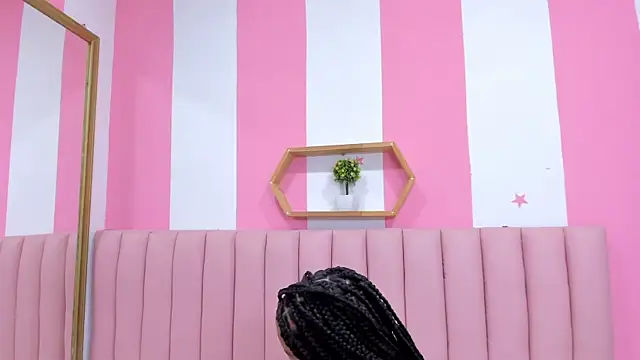 ISABELLA 020 online show from 02-15-25, 12:11