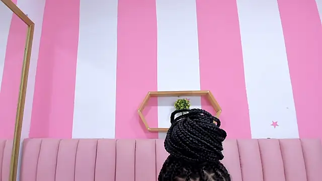 ISABELLA 020 online show from 02-21-25, 12:06