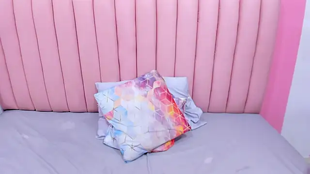 ISABELLA 020 online show from 03-08-25, 12:11