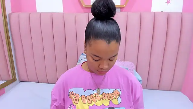 ISABELLA 020 online show from 03-11-25, 11:23