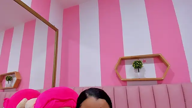 ISABELLA 020 online show from 10-28-25, 01:03