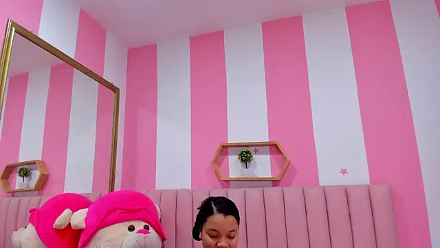 ISABELLA 020 online show from 10-29-25, 01:57