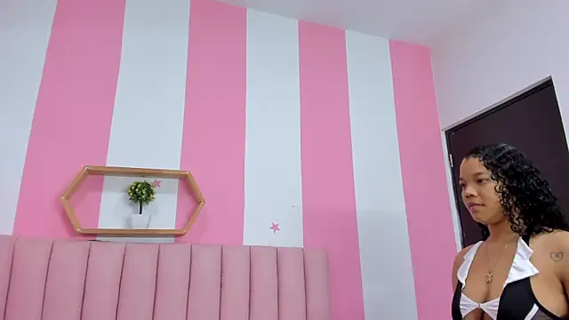 ISABELLA 020 online show from 02-18-26, 01:40