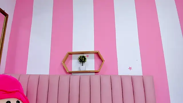 ISABELLA 020 online show from 04-15-26, 12:12