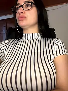 Snapshot of preetypeach chatting on 01-11-26, 09:09 preetypeach online show from 01-11-26, 09:09