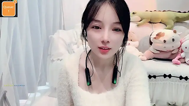 AKiKi711 online show from 10-19-25, 04:24