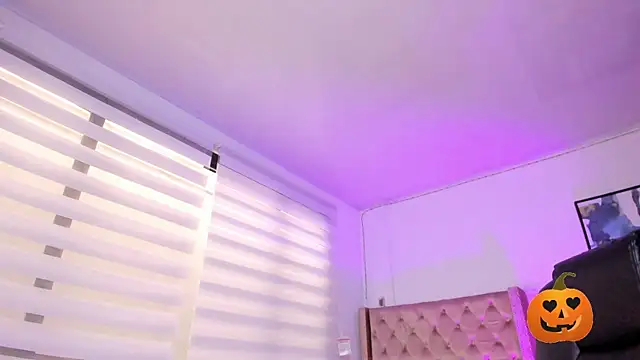 Danna Ramiirez online show from 10-11-25, 06:50