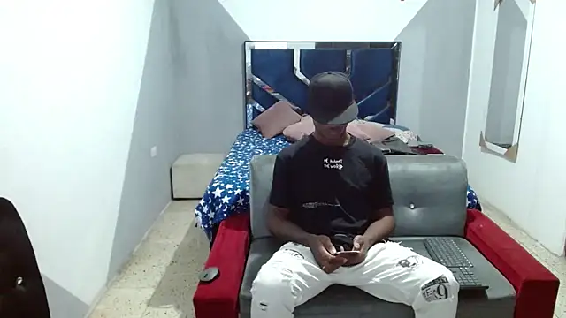 MiguelAngelxl online show from 10-22-25, 05:19