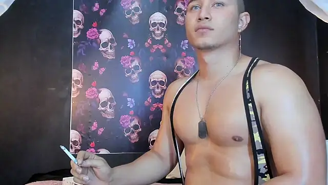 Snapshot of francesco_evan chatting on 12-19-24, 02:46 francesco evan online show from 12-19-24, 02:46