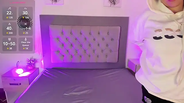 Kylie2211 online show from 03-05-25, 06:34