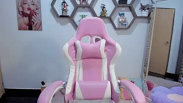 Snapshot of SharonSander chatting on 03-15-25, 07:09 SharonSander online show from 03-15-25, 07:09